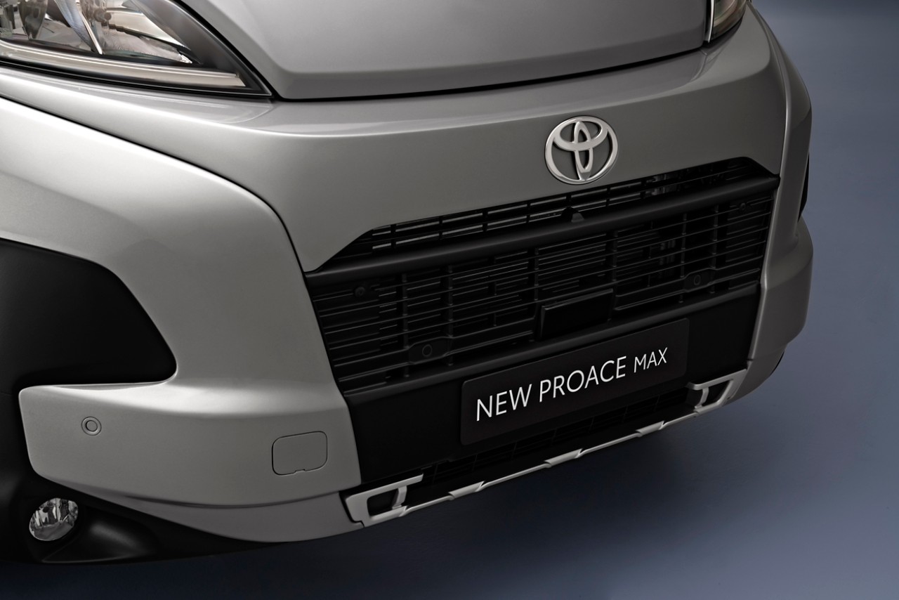 Toyota løfter sløret for ny stor varebil på el